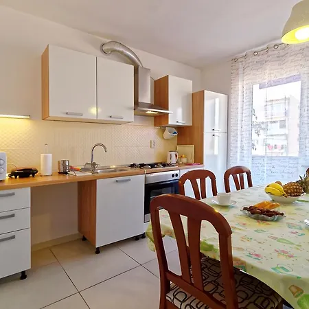 Apartment Marina Pula